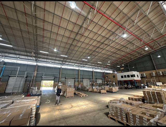 8,500M² WAREHOUSE FOR SALE IN LINBRO PARK